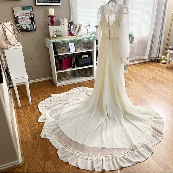 Vintage Victorian wedding gown dress with kleinerts inserts - Picture 11 of 17